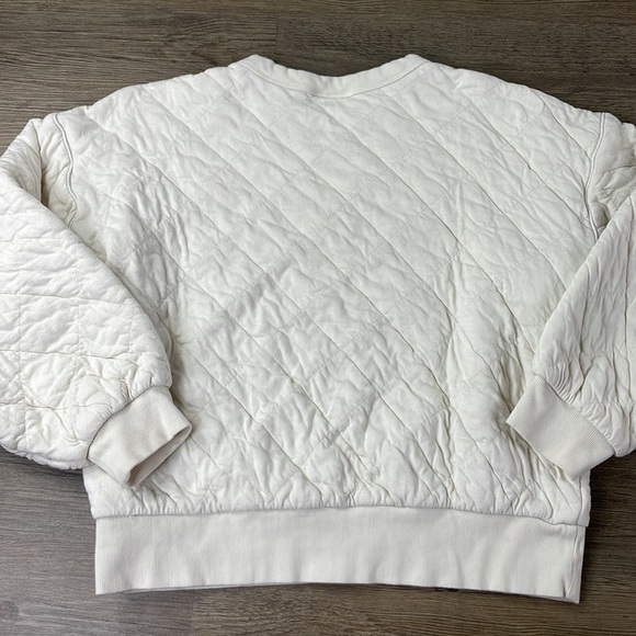 Universal Thread Women’s Cream Quilted Pullover Sweatshirt, size small - Picture 8 of 9